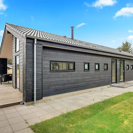 Vasilka - 800m From The Sea By Interhome *